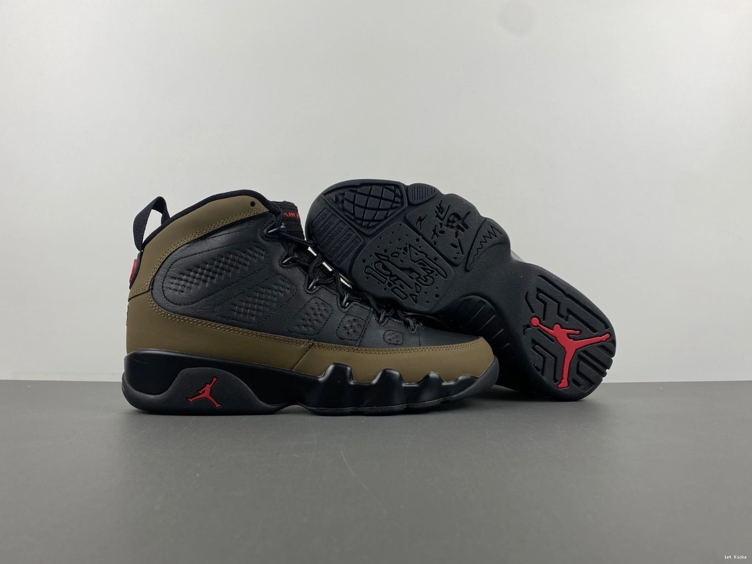 9 HV4794-030  Holiday Air Jordan 